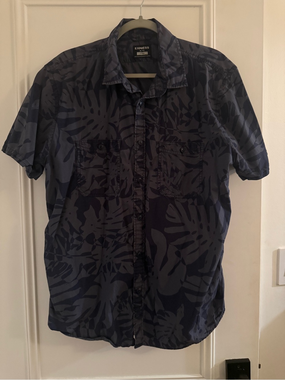 Express Men's Navy and Dark Navy Tropical Print Button-Up Shirt